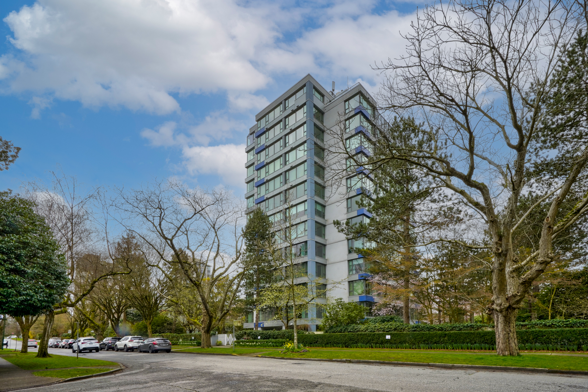 180° North to South View of Vancouver from this Large 2 Bedroom Kerrisdale Suite