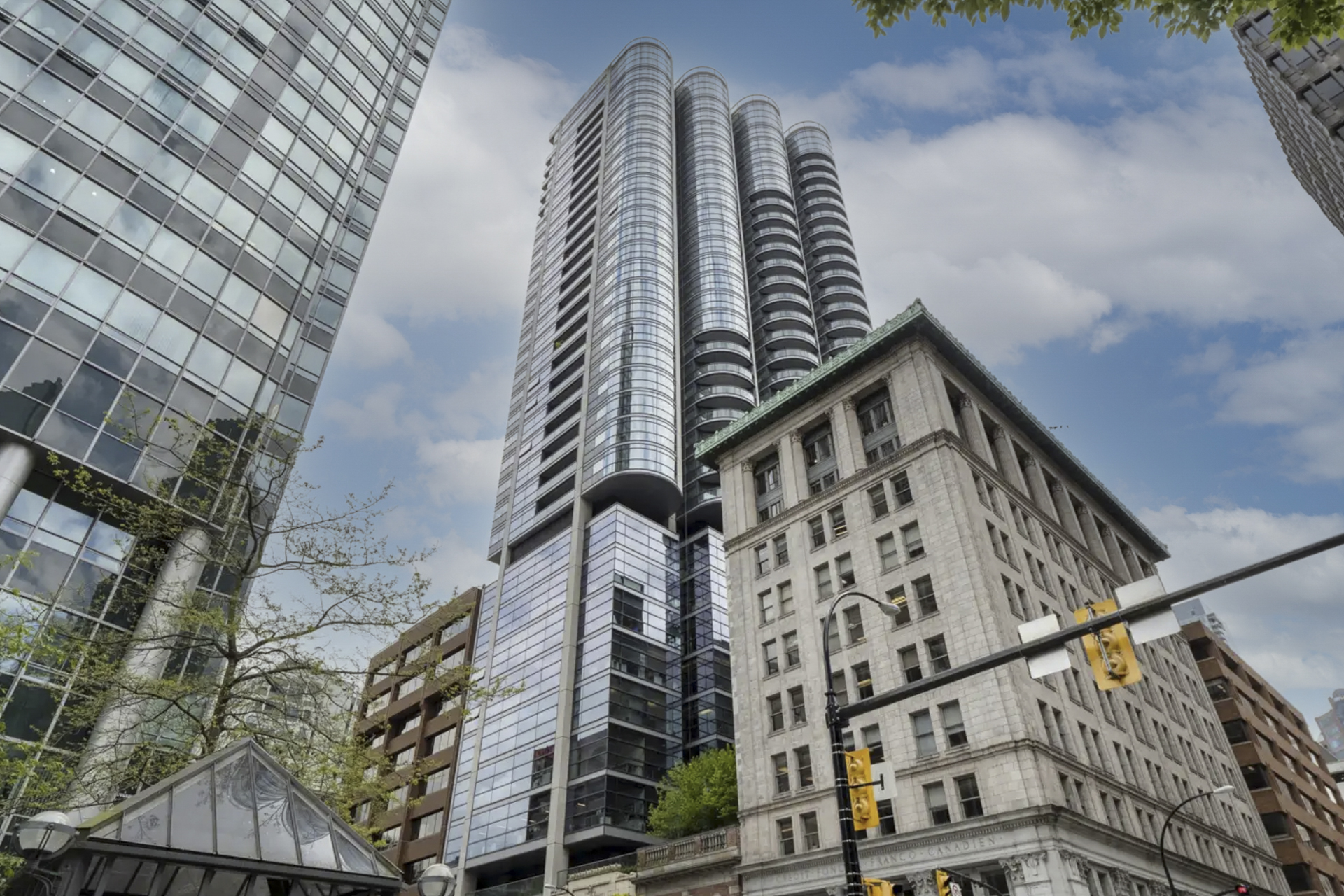 One Bedroom Suite in Norman Foster's Jameson House in Downtown Vancouver